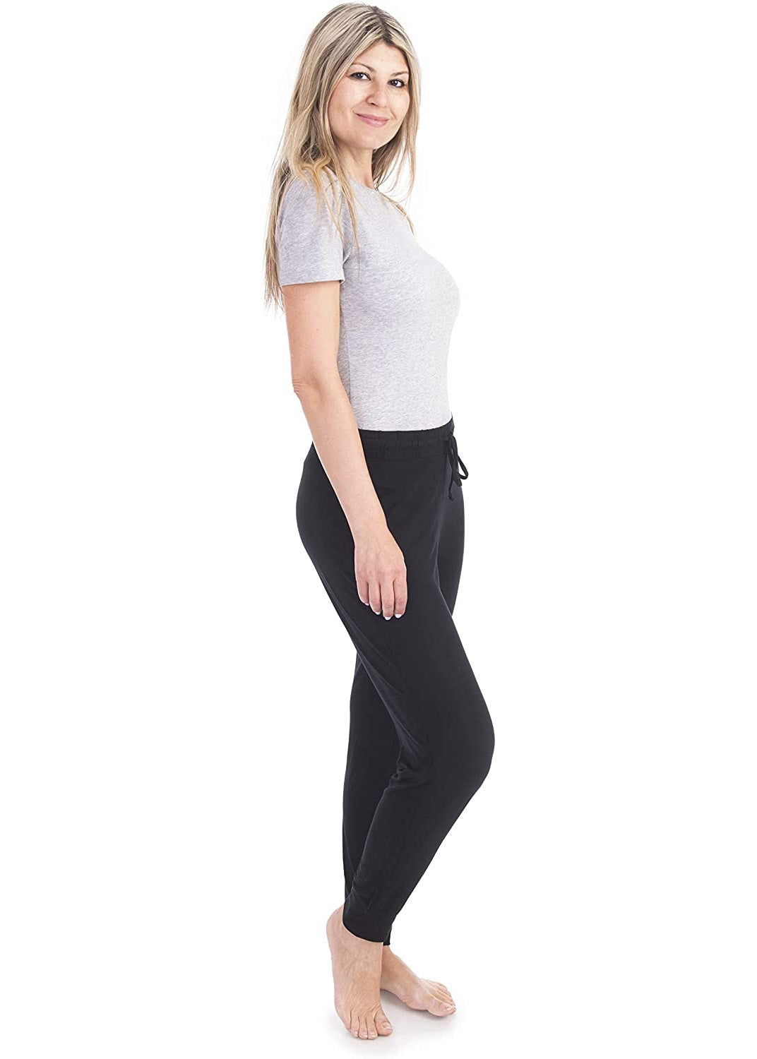 
                  
                    Bamboo wide-leg pyjama bottoms with elastic waistband, drawstring, and open bottom leg. black
                  
                