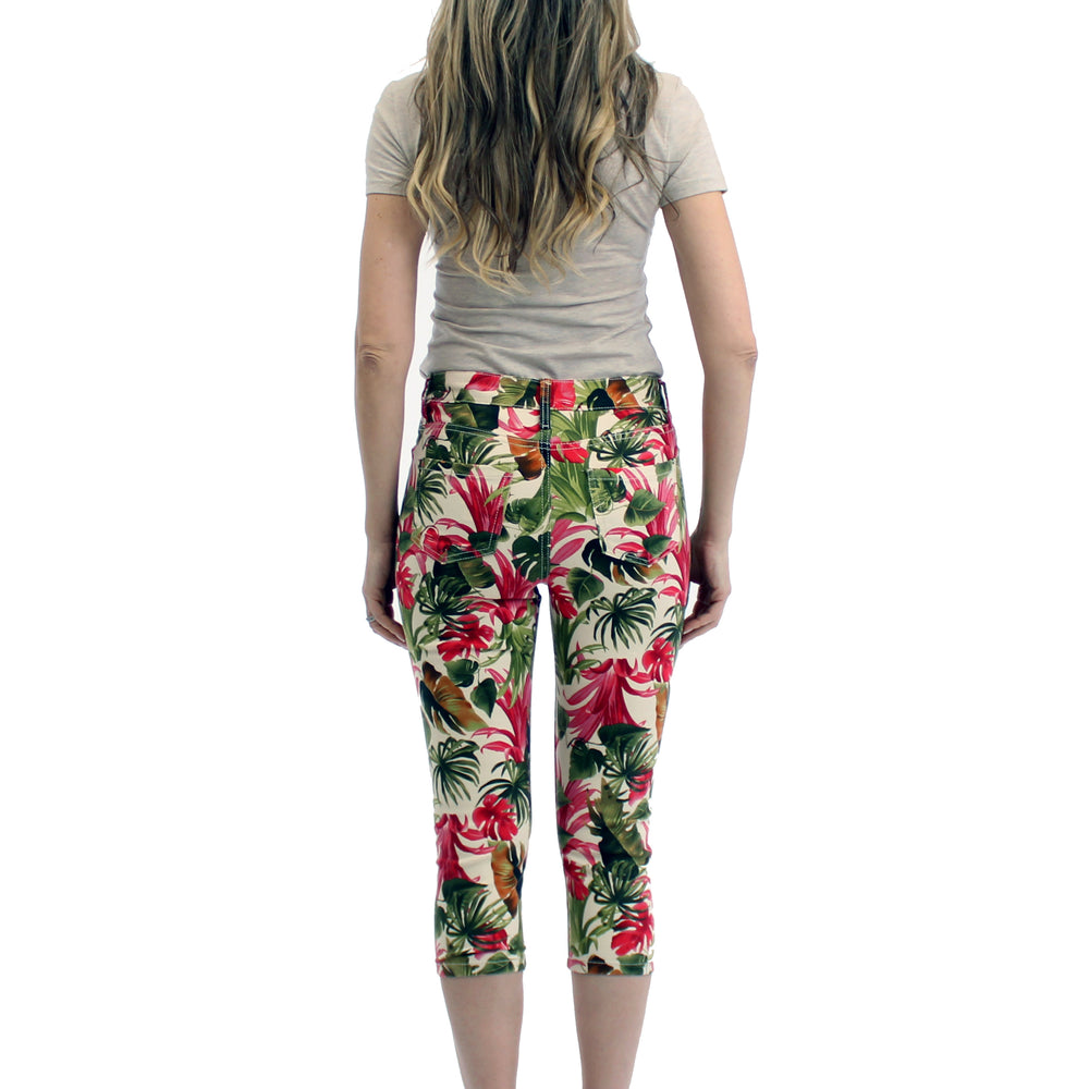 
                  
                    Women's Mid Rise Tropical Printed Stretch Capris
                  
                