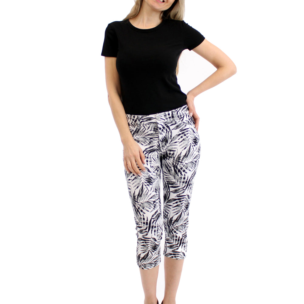 
                  
                    Women's Mid Rise Black Leaves Printed Stretch Capris
                  
                