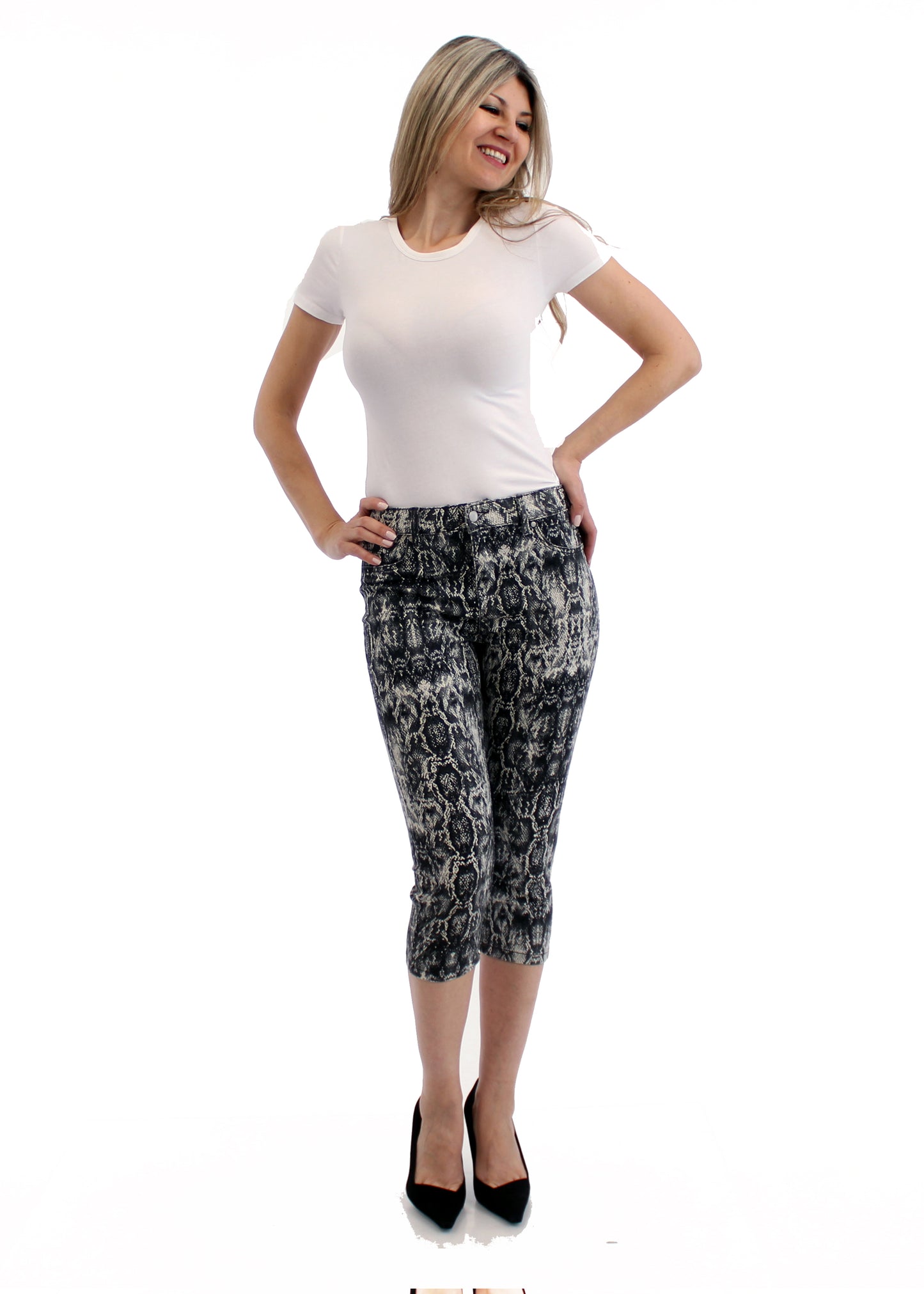 
                  
                    Women's Mid Rise Snake Printed Stretch Capris
                  
                