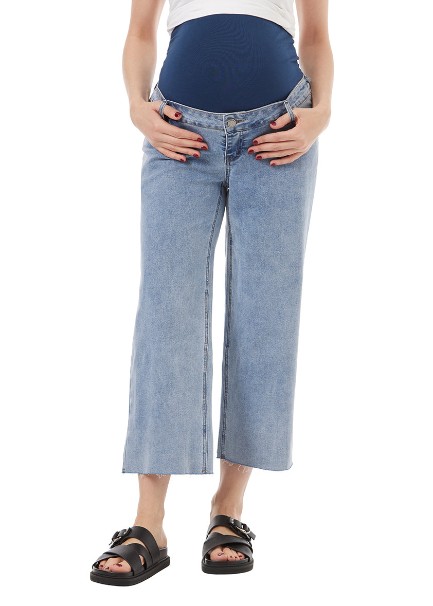 
                  
                    washed blue straight maternity jean with liner for belly, stretchy fabric. Blue Liner. raw edge at bottom of pant.
                  
                